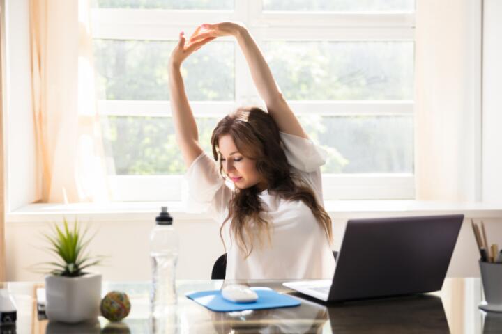 Health Habits for Desk Workers: Posture, Movement, and Hydration