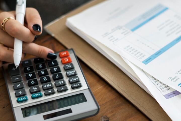 Financial Habits: Automating Your Savings and Tracking Expenses