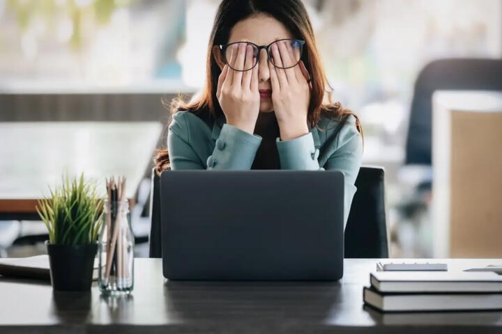The Burnout Spectrum: How to Identify Early Warning Signs