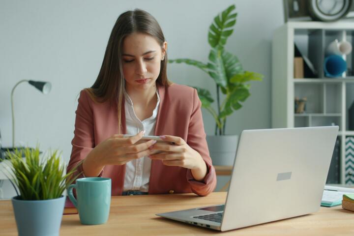 The Cost of Digital Distraction: How Much Productivity We Lose Yearly