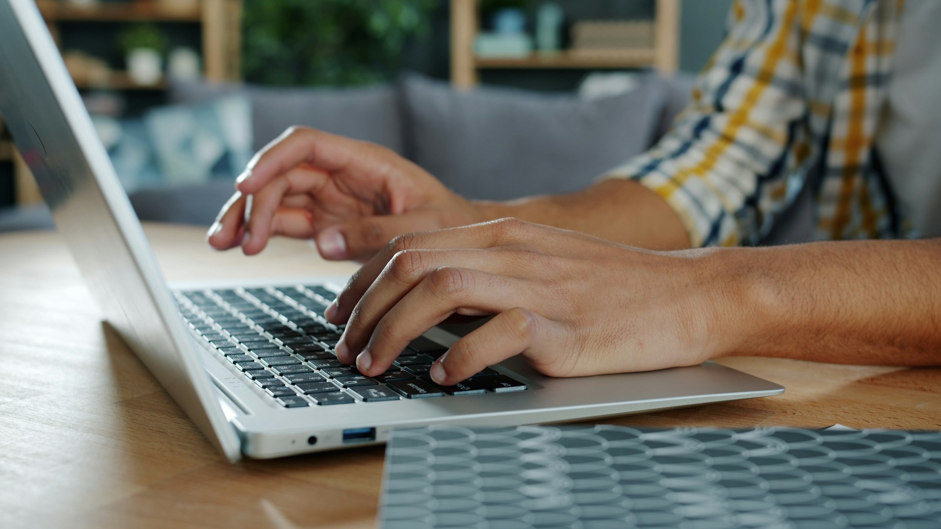 Keyboard Maestros: Essential Shortcuts for macOS and Windows Productivity